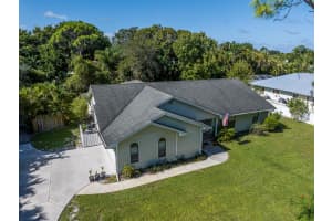 960 NE Juniper Place NE, Jensen Beach, FL 34957 Sold 11/21/25