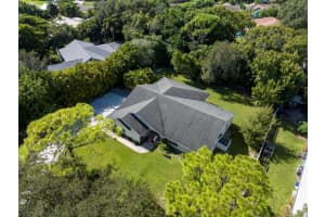 960 NE Juniper Place NE, Jensen Beach, FL 34957 Sold 11/21/25