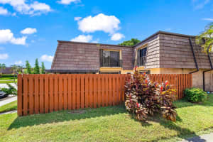 632 Springdale Circle, Palm Springs, FL 33461 - MLS#R11128061