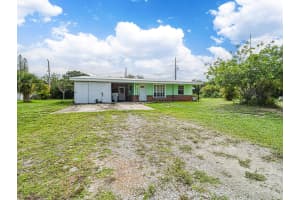 2448 1st Court, Vero Beach, FL 32962 - MLS#R11128078