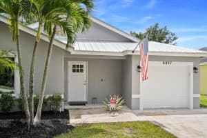 8897 SW Fishermans Wharf Drive Drive, Stuart, FL 34997 - MLS#R11128083