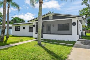 872 SW 30th Street, Palm City, FL 34990 Sold 12/11/25