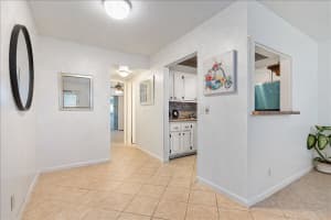 98 Cambridge E, West Palm Beach, FL 33417 - MLS#R11128116