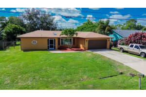 450 SW Eyerly Avenue, Port Saint Lucie, FL 34983 - MLS#R11128188