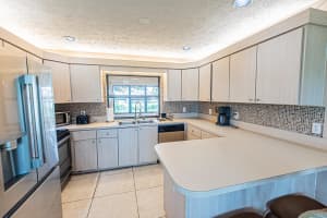 450 SW Eyerly Avenue, Port Saint Lucie, FL 34983 - MLS#R11128188