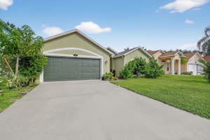 1161 Olde Bailey Lane, Melbourne, FL 32904 - MLS#R11128192