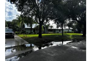 1225 Sw Magnolia Bluff Drive, Palm City