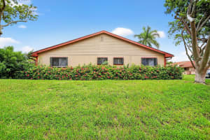 15 Farnworth Drive, Boynton Beach, FL 33426 - MLS#R11128289