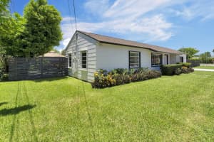 2301 Ridgeway Avenue, West Palm Beach, FL 33401 - MLS#R11128306