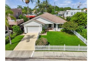 1123 N Lakeside Drive, Lake Worth Beach, FL 33460 - MLS#R11128352