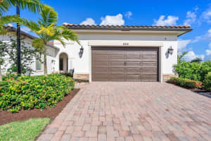 8318 W Blue Spring Drive, Parkland, FL 33067 - MLS#R11128540