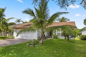 5015 Foxhall Drive N, West Palm Beach, FL 33417 - MLS#R11128593