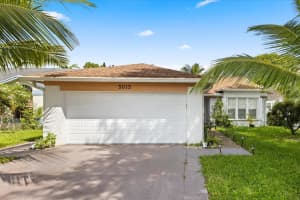 5015 Foxhall Drive N, West Palm Beach, FL 33417 - MLS#R11128593