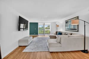 5340 NW 2nd Avenue 220, Boca Raton, FL 33487 - MLS#R11128656