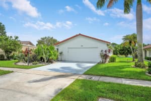 8421 Bonita Isle Drive, Lake Worth, FL 33467 - MLS#R11128716