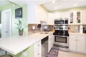 760 Executive Center Drive, West Palm Beach, FL 33401 - MLS#R11128717