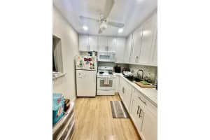 583 Fanshaw, Boca Raton, FL 33434 - MLS#R11128734