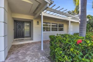 40 Pinetree Place, Tequesta, FL 33469 Sold 11/19/25