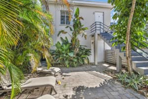 818 Dixie Highway, Lake Worth Beach, FL 33460 - MLS#R11128823