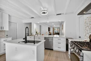 701 S S D Street, Lake Worth Beach, FL 33460 - MLS#R11128887