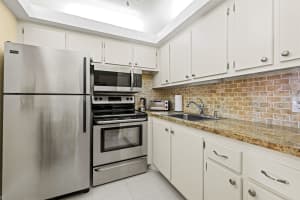 310 Farnham M 310, Deerfield Beach, FL 33442 Sold 10/31/25