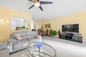 310 Farnham M 310, Deerfield Beach, FL 33442 Sold 10/31/25