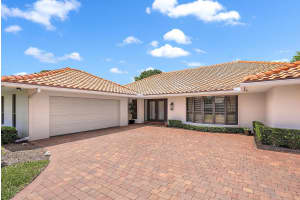 16 Thurston Drive, Palm Beach Gardens, FL 33418 - MLS#R11129046