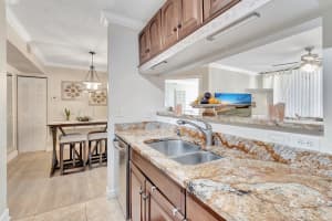 103 Yacht Club Way 206, Hypoluxo, FL 33462 - MLS#R11129072