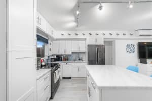 1043 Hillsboro Mile 17c, Hillsboro Beach, FL 33062 - MLS#R11129083