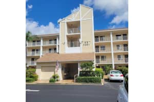 7351 Kinghurst Drive 404, Delray Beach