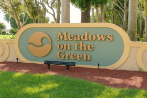1011 Meadows Circle NE, Boynton Beach, FL 33436 - MLS#R11129143