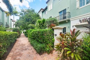 34 NW 7th Street 34, Boca Raton, FL 33432 - MLS#R11129228