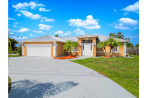 1614 SE Durango Street, Port Saint Lucie, FL 34952 - MLS#R11129287