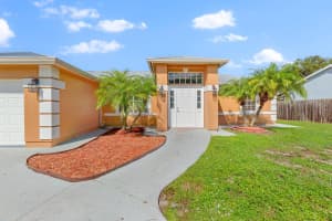 1614 SE Durango Street, Port Saint Lucie, FL 34952 - MLS#R11129287