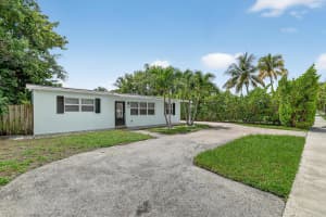 422 W Ocean Avenue, Lantana, FL 33462 - MLS#R11129293