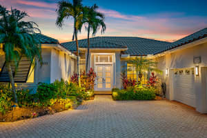 8933 Lakes Boulevard, West Palm Beach, FL 33412 - MLS#R11129387