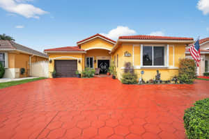 19828 Nw 81st Place, Hialeah