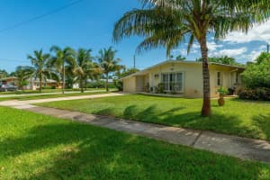 1002 W Broome Street, Lantana, FL 33462 - MLS#R11129536
