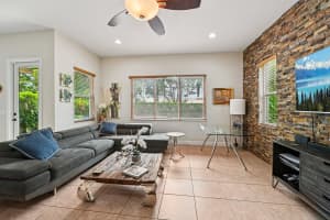 553 Gazetta Way, West Palm Beach, FL 33413 - MLS#R11129571