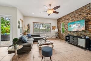 553 Gazetta Way, West Palm Beach, FL 33413 - MLS#R11129571