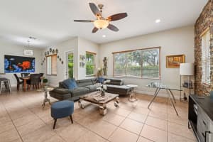 553 Gazetta Way, West Palm Beach, FL 33413 - MLS#R11129571