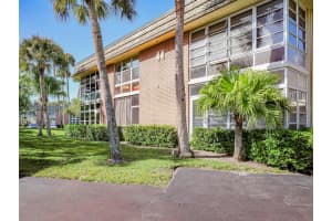 44 Vista Gardens Trail 104, Vero Beach, FL 32962 - MLS#R11129589