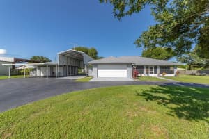 3885 SW 11th Avenue, Okeechobee, FL 34974 Sold 12/12/25