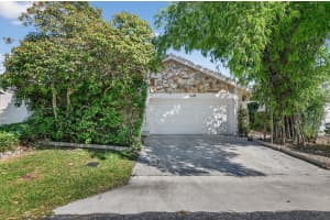 7569 Martinique Boulevard, Boca Raton, FL 33433 - MLS#R11129626