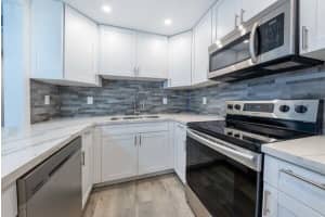 922 Flanders T T, Delray Beach, FL 33484 - MLS#R11129798