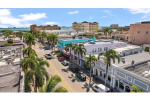 211 Orange Avenue, Fort Pierce, FL 34950 - MLS#R11130054