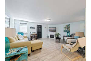 211 Orange Avenue, Fort Pierce, FL 34950 - MLS#R11130054