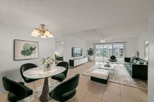 715 Lori Drive 307, Palm Springs