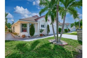 1348 W Glen Oak Road, North Lauderdale