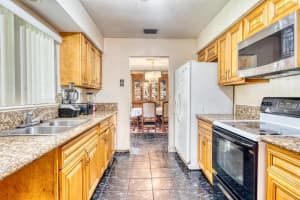 3851 Sw 10th Court, Fort Lauderdale